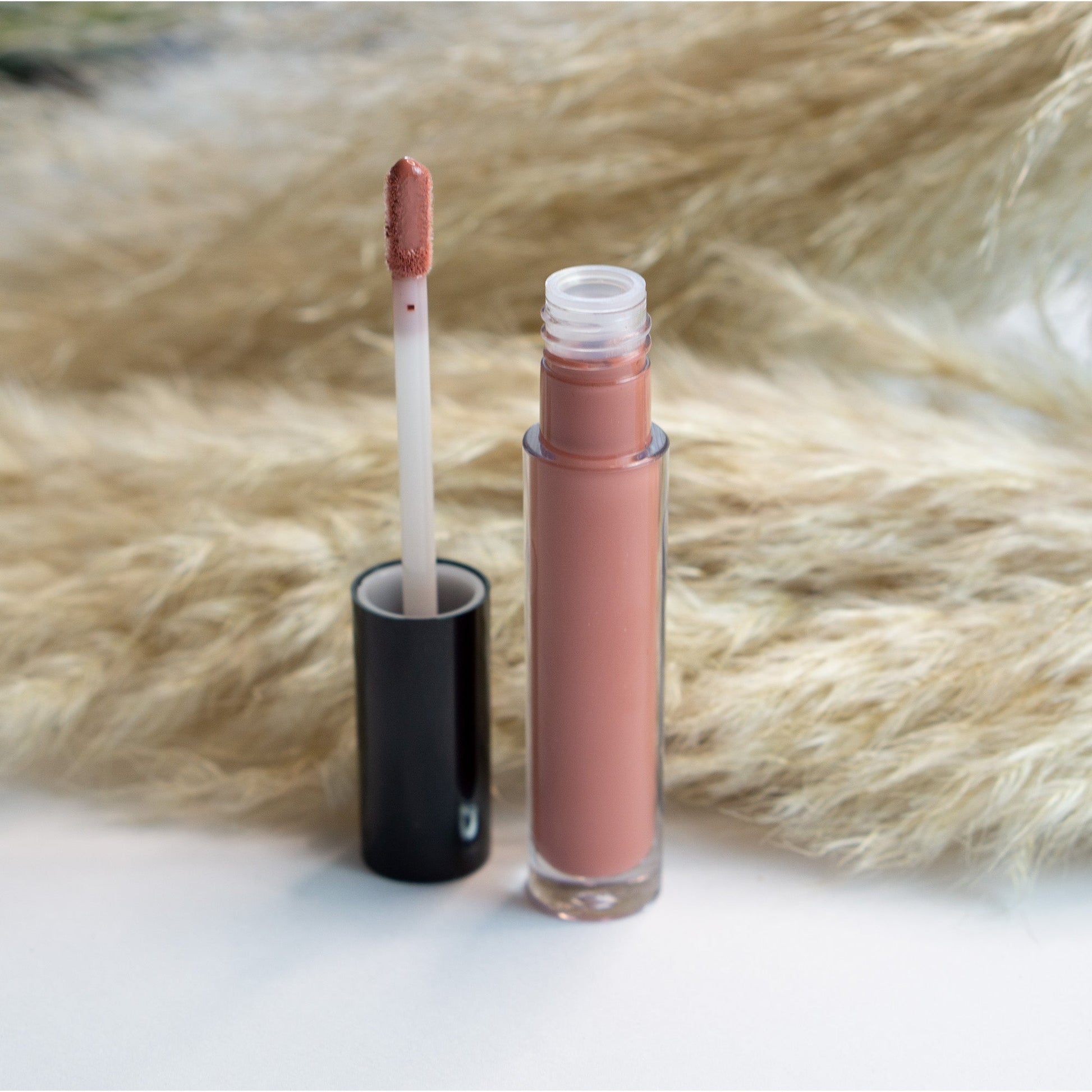 Lip Gloss - Crimson - Lordess Beauty